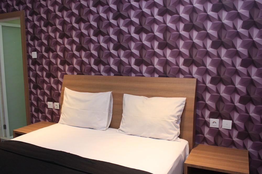 Kama Hotel Медан Екстериор снимка
