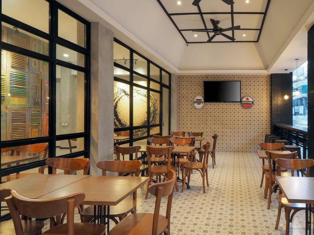 Kama Hotel Медан Екстериор снимка